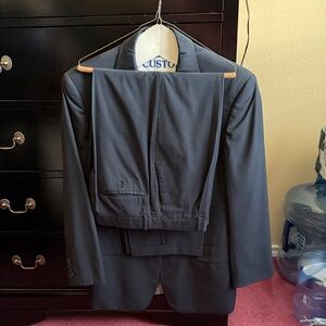 Men's Dark Charcoal Two-Piece Suit - Classic Tailored Blazer & Trousers